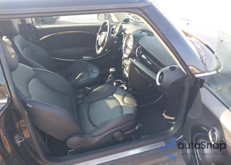 2011 Mini Cooper z USA, uszkodzony, nr VIN WMWSU3C59BTX96719